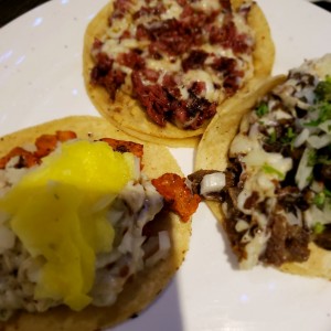 tacos de pastor, chorizo y suadero 