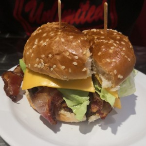 Hamburguesa con queso y tocino