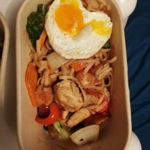 Pad Kee Mao de Pollo