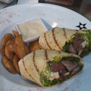 Wrap de Carne de Res con Salsa de Curry