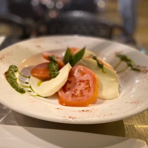 Antipasti - Insalata Caprese