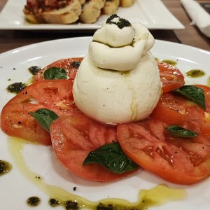 capressa con burrata