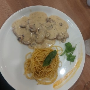 scaloppine di manzo con spagueti al oleo