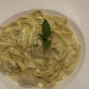 Fettuccine Alfredo Pollo