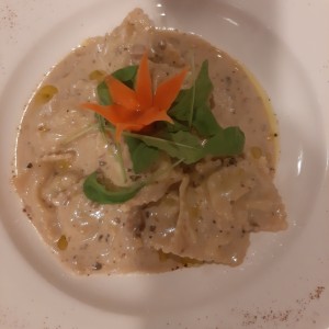 Ravioli di Ricotta al Tartufo