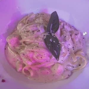 Fettuccini Alfredo de pollo