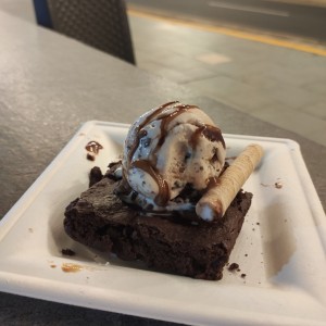 Brownie con Helado 