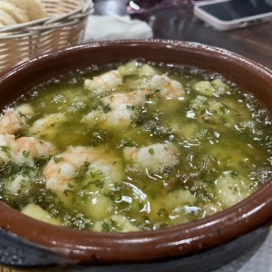 Camarones al ajillo