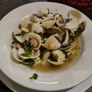 Mariscos - Almejas al Ajillo