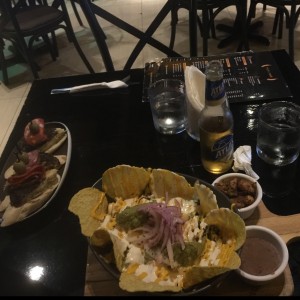 Ensaladas - Tijuana y montadito mixto 