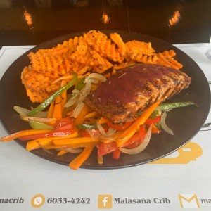 salmon en salda de carne 