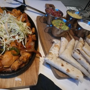 Platos Fuertes - Fajitas (2 Personas) Pollo