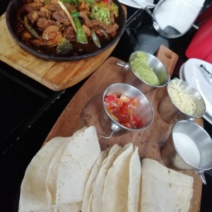 Platos Fuertes - Fajitas (2 Personas) Mixta