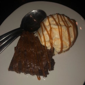 brownie con helado