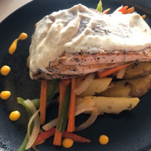 SALMON CON SALSA DE LIMON