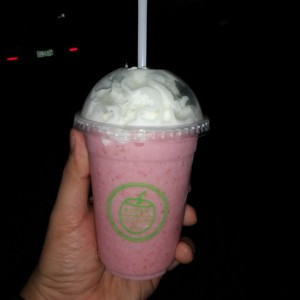 batido de cocada con fresa 