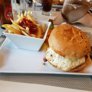 Hamburguesa con papas