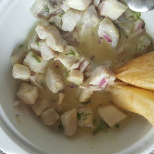 ceviche con leche de coco y curry 