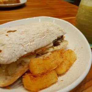 Vaca Frita en Pan Ciabatta