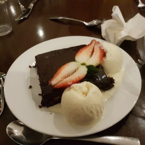 Brownie con helado