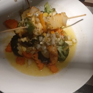 brocheta de mariscos