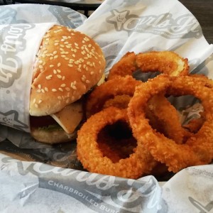 Portobello mushroom Burger con aros de cebolla