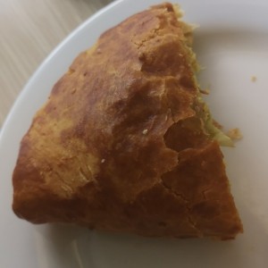 Pastelito de Carne, Pollo o Queso Gouda