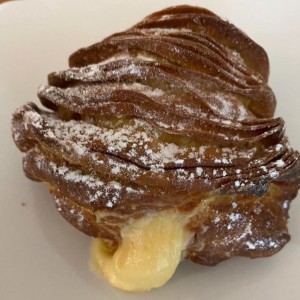 Cola de Langosta con Crema Pastelera