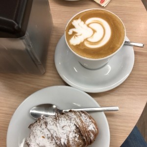 capuchino y cola de langosta