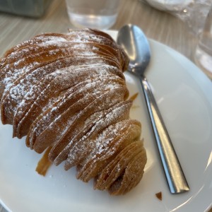 Cola de Langosta con Crema Pastelera