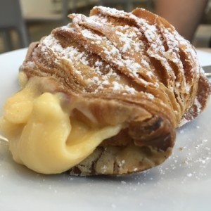 Cola de Langosta con Crema Pastelera