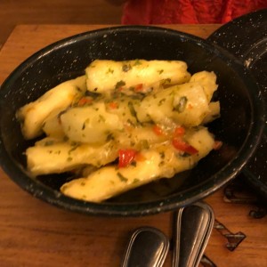 Yuca con Mojo