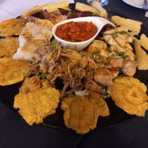 Picada de mariscos 