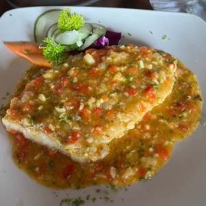 PLATOS FUERTES - Filete de Corvina