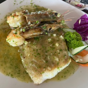 PLATOS FUERTES - Filete de Corvina