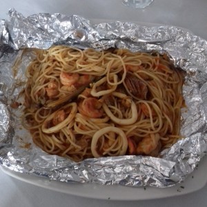 Pasta al cartucho de mariscos