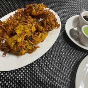 Aperitivos/ Apperitizes - 6. Onion Pakora