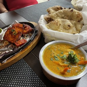 Garlic naan and sizzler