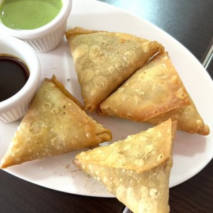 Aperitivos/ Apperitizes - Mini Vegetales Samosa