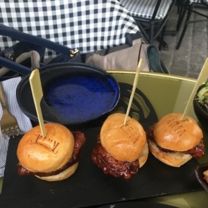 sliders de pollo barbq