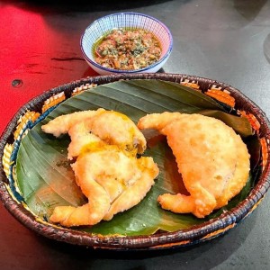 Empanadas de Pescado con Queso y Salsa Chimichurri