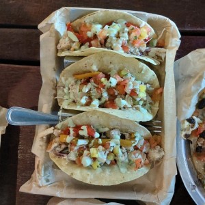 3 tacos fish de dorado 