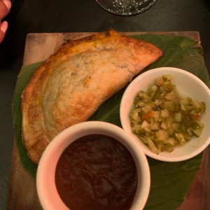 empanada rellena de cerdo y queso