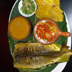 pescado con patacones.