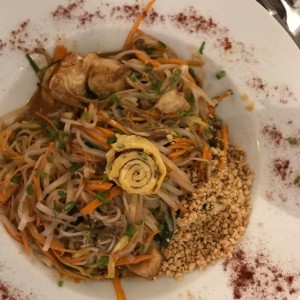 Pad thai de pollo