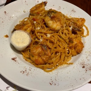 Pasta con Langostinos en salsa criolla