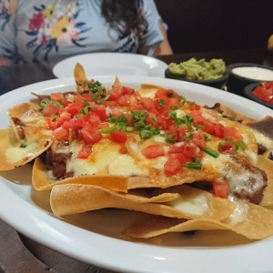 Nachos 3 quesos con Chili