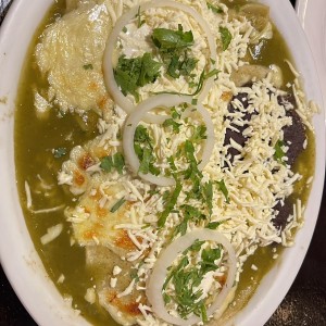 Enchiladas de pollo en salsa verde 