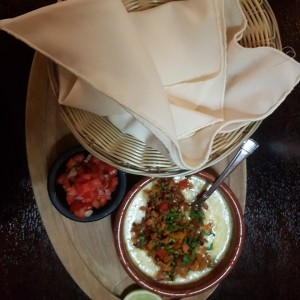 Queso Fundido con Chorizo.