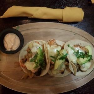 Tacos de langostinos al Gobernador.